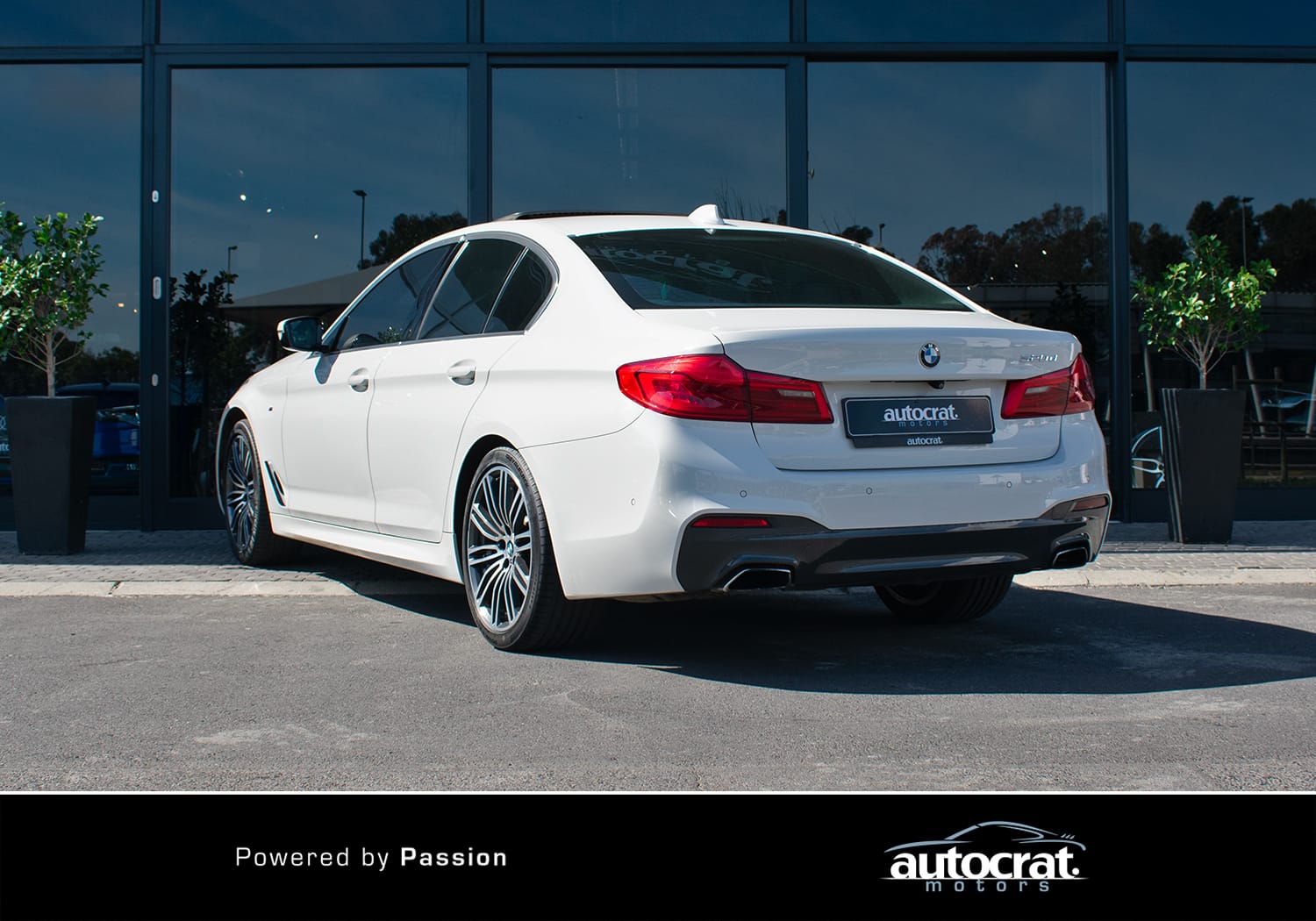 2019 BMW 5 Series 520d M Sport — photo 3