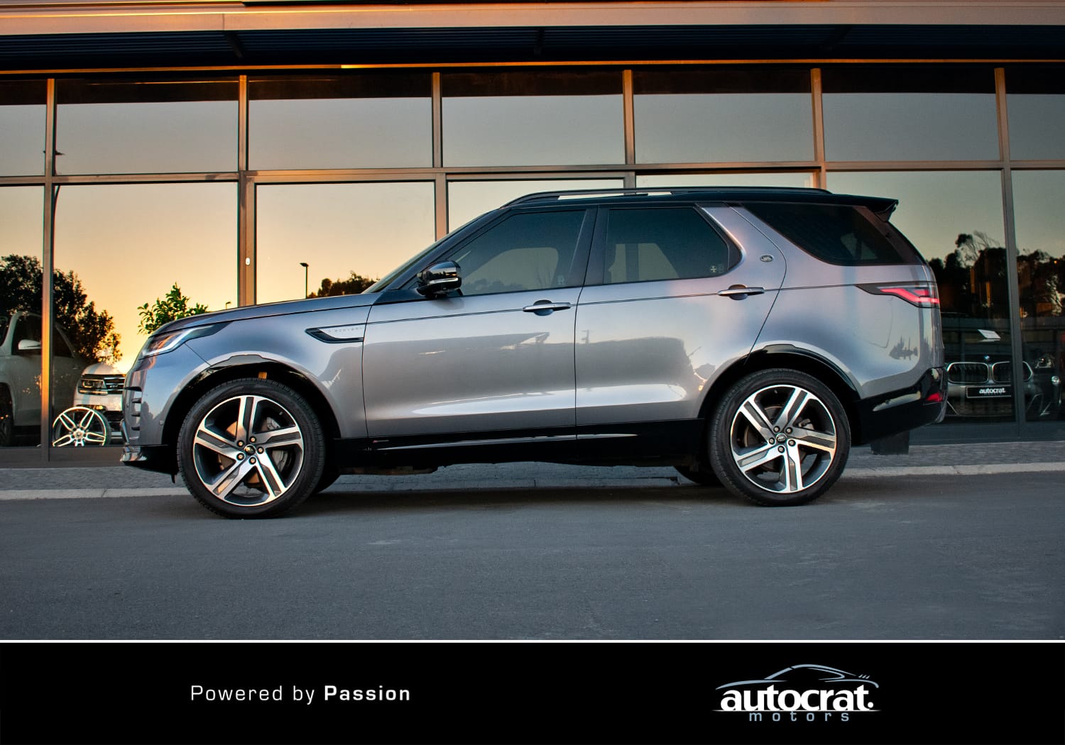 2021 Land Rover Discovery D300 R-Dynamic HSE — photo 4